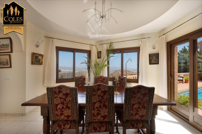 Image No.13-4 Bed Villa / Detached for sale