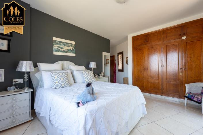 Image No.20-4 Bed Villa / Detached for sale