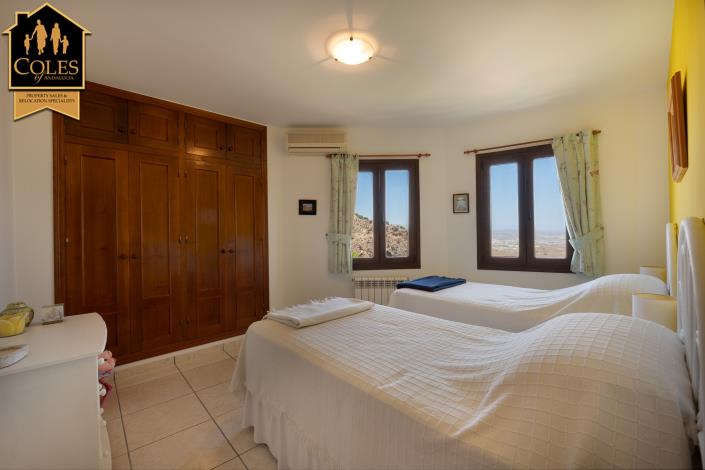 Image No.25-4 Bed Villa / Detached for sale