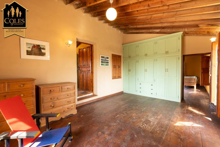 Image No.24-4 Bed Cortijo for sale