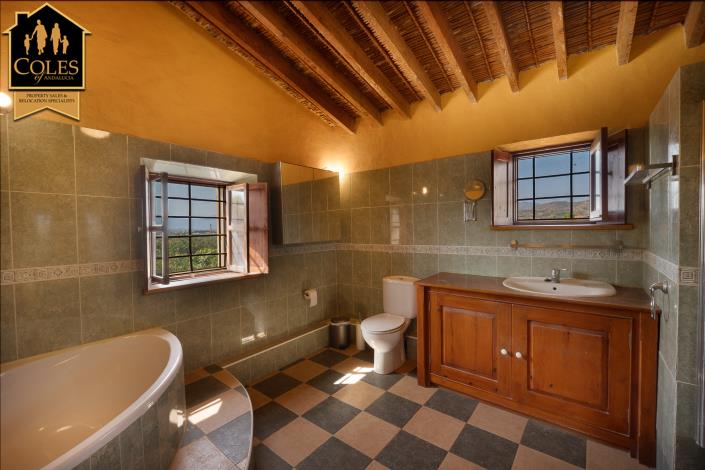 Image No.25-4 Bed Cortijo for sale