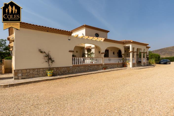 Image No.6-3 Bed Villa / Detached for sale