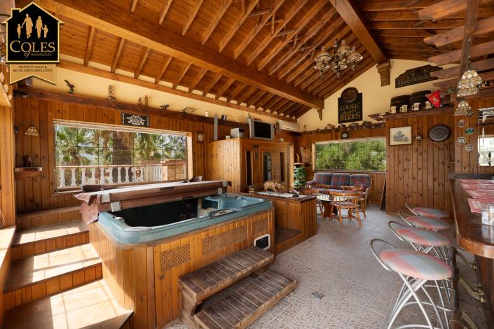 Image No.10-3 Bed Villa / Detached for sale