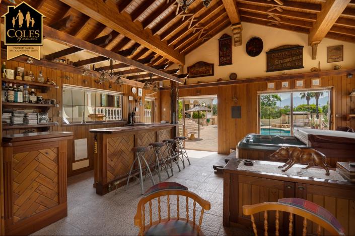 Image No.12-3 Bed Villa / Detached for sale