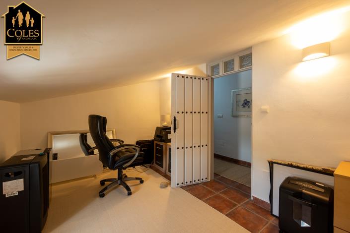 Image No.35-5 Bed Cortijo for sale