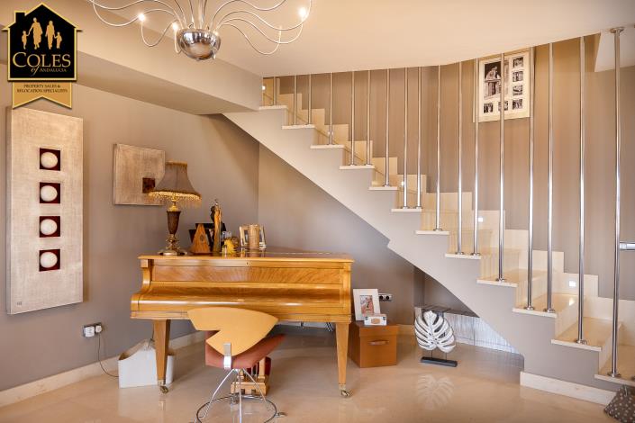 Image No.9-4 Bed Villa / Detached for sale