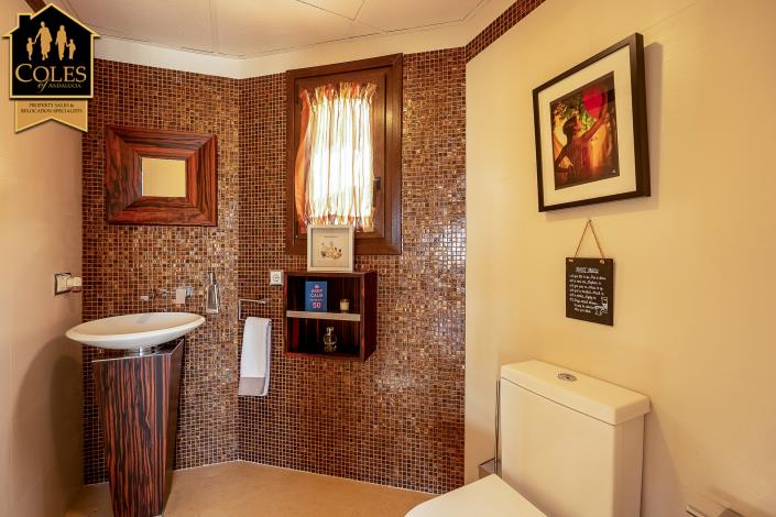 Image No.14-4 Bed Villa / Detached for sale