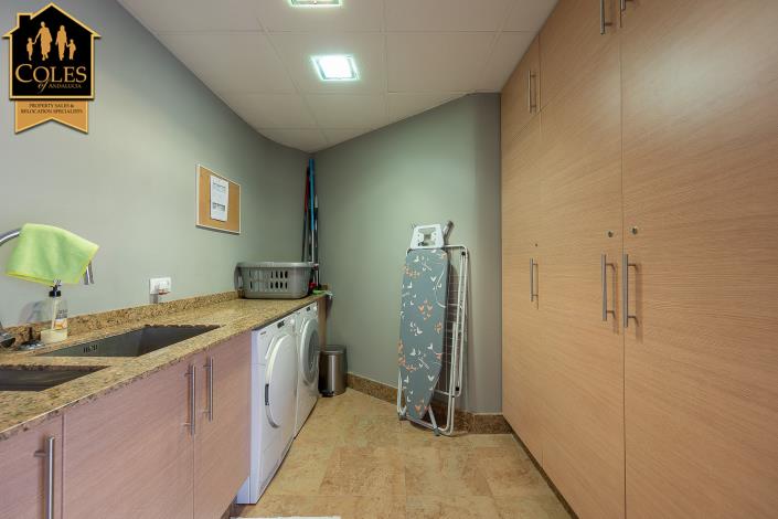 Image No.34-4 Bed Villa / Detached for sale