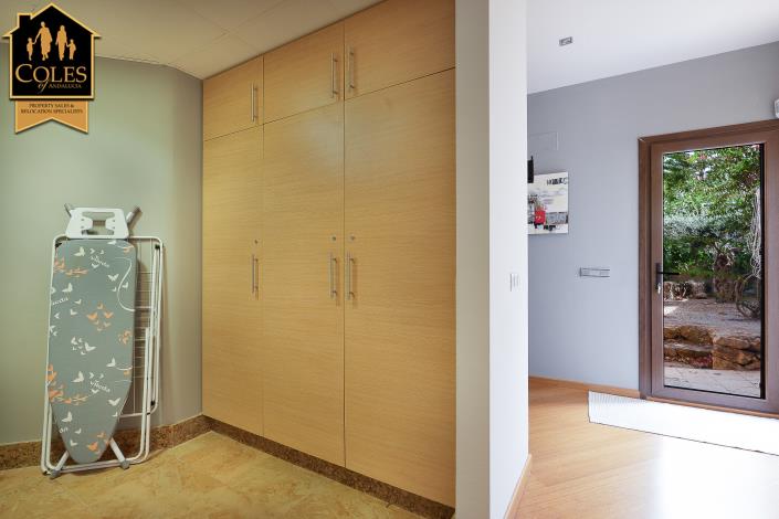 Image No.35-4 Bed Villa / Detached for sale