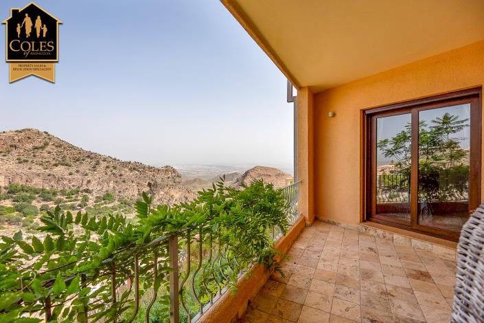 Image No.37-4 Bed Villa / Detached for sale