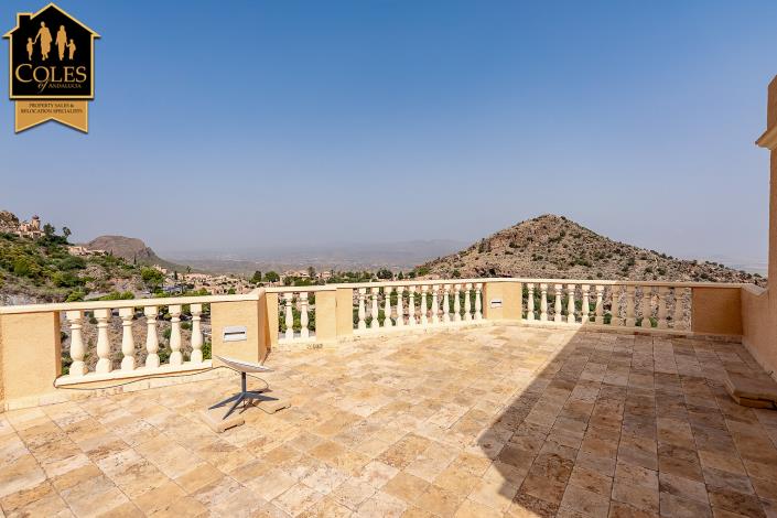 Image No.39-4 Bed Villa / Detached for sale