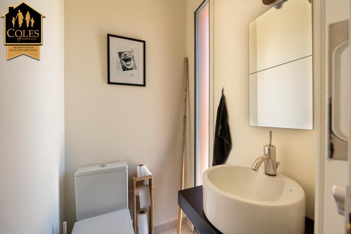 Image No.18-3 Bed Villa / Detached for sale