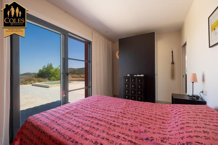 Image No.21-3 Bed Villa / Detached for sale