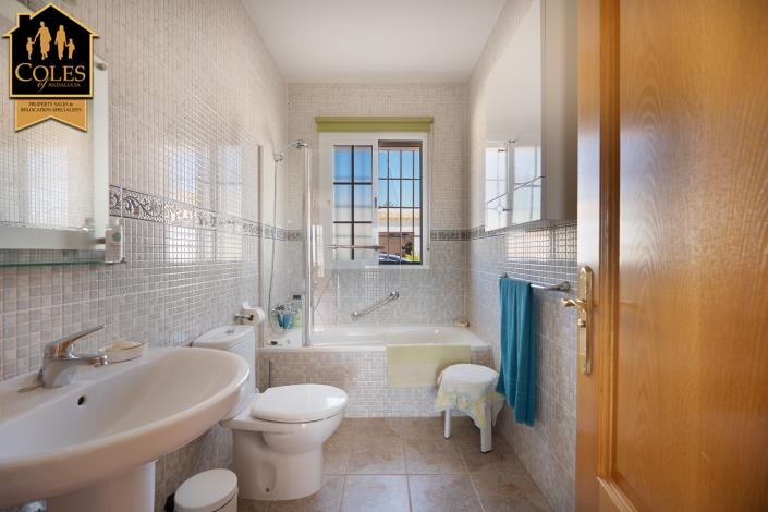 Image No.22-3 Bed Villa / Detached for sale