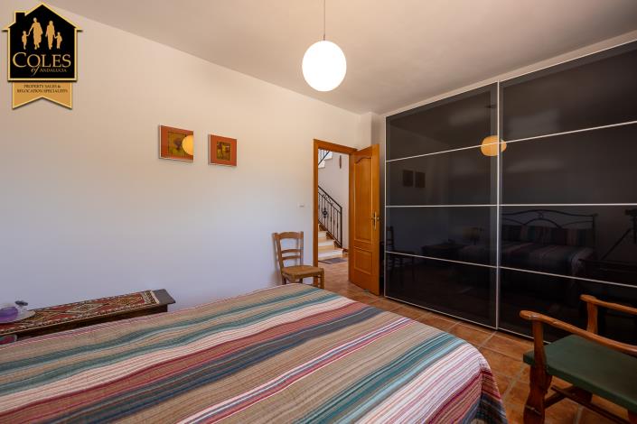 Image No.24-3 Bed Villa / Detached for sale