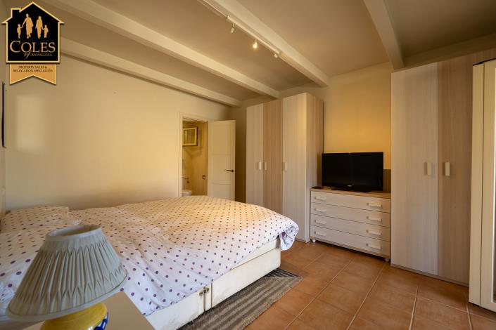 Image No.25-2 Bed Villa for sale