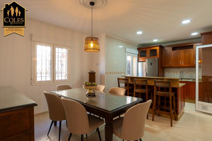 Image No.12-3 Bed Townhouse for sale