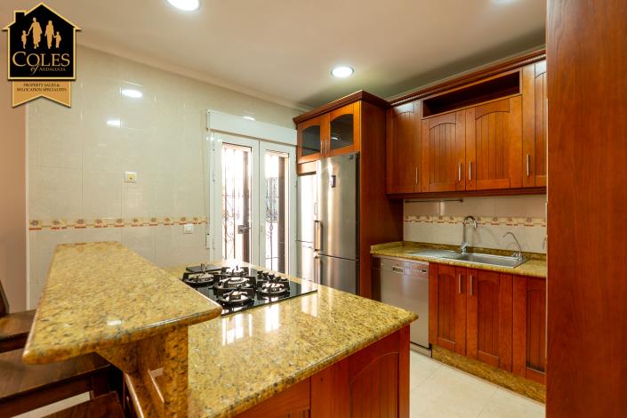 Image No.18-3 Bed Townhouse for sale