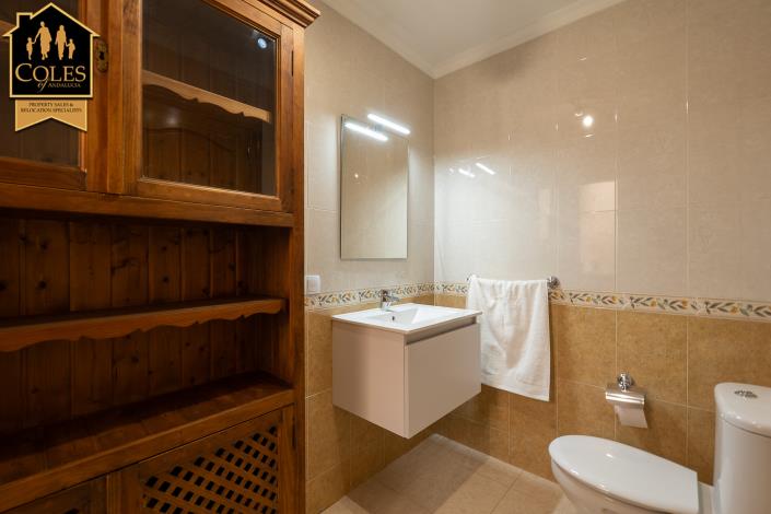 Image No.19-3 Bed Townhouse for sale