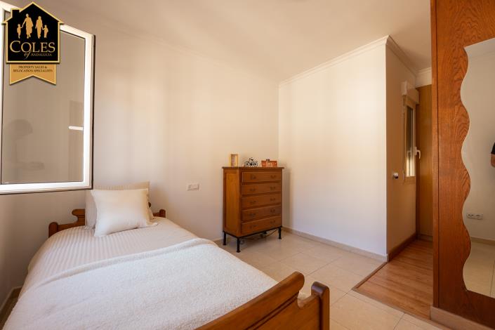 Image No.25-3 Bed Townhouse for sale