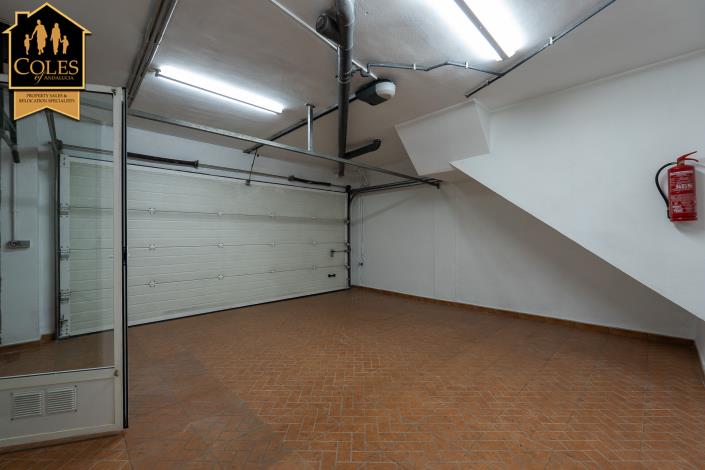 Image No.37-3 Bed Townhouse for sale