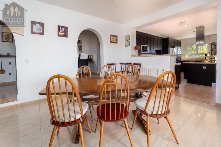 Image No.9-4 Bed Villa / Detached for sale