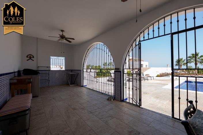 Image No.10-4 Bed Villa / Detached for sale