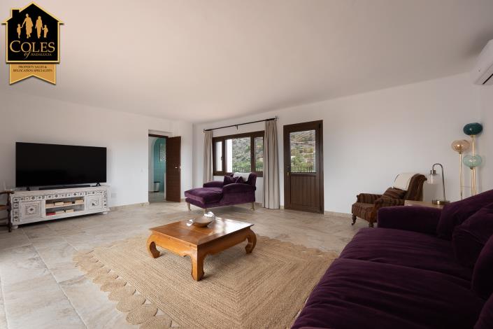 Image No.27-4 Bed Villa / Detached for sale