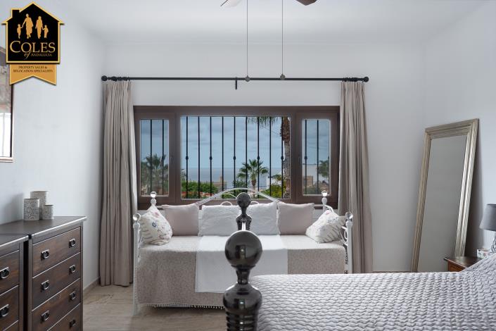 Image No.32-4 Bed Villa / Detached for sale