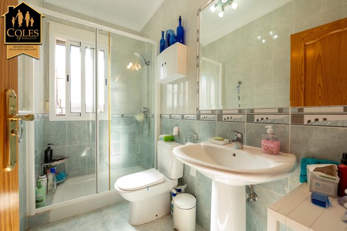 Image No.19-3 Bed Villa / Detached for sale