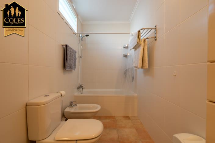 Image No.18-3 Bed Townhouse for sale