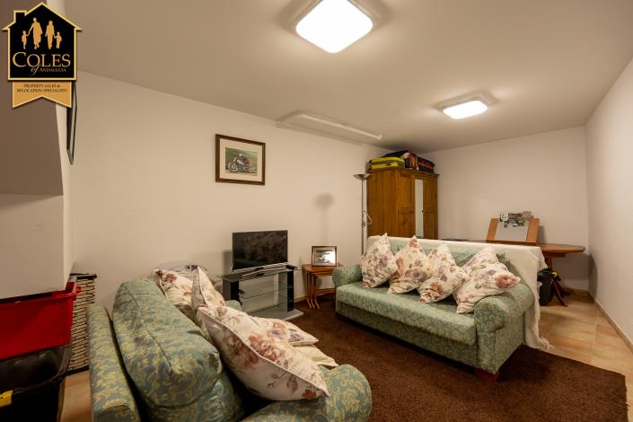 Image No.21-3 Bed Townhouse for sale