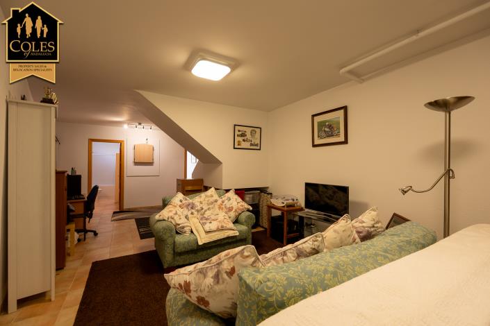 Image No.22-3 Bed Townhouse for sale