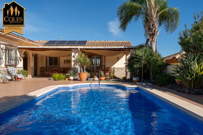 Image No.5-4 Bed Villa / Detached for sale