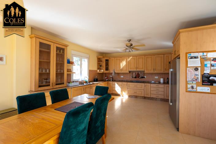 Image No.10-4 Bed Villa / Detached for sale