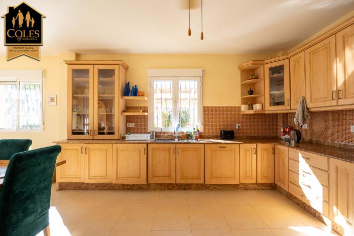 Image No.13-4 Bed Villa / Detached for sale