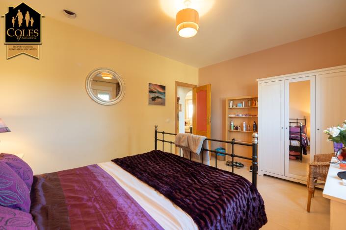 Image No.20-4 Bed Villa / Detached for sale