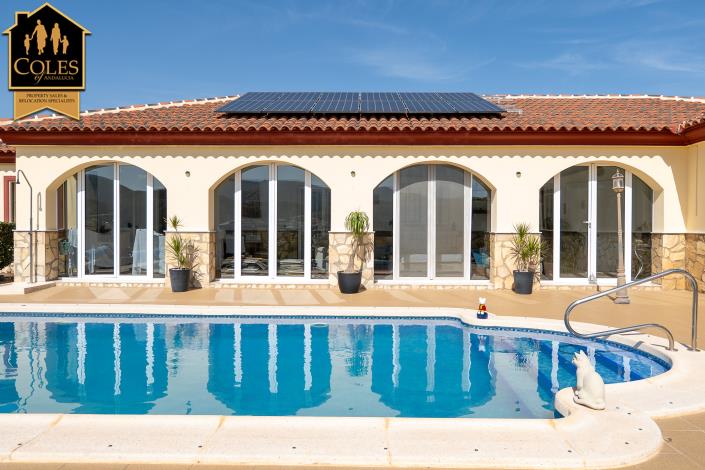 Image No.6-4 Bed Villa / Detached for sale