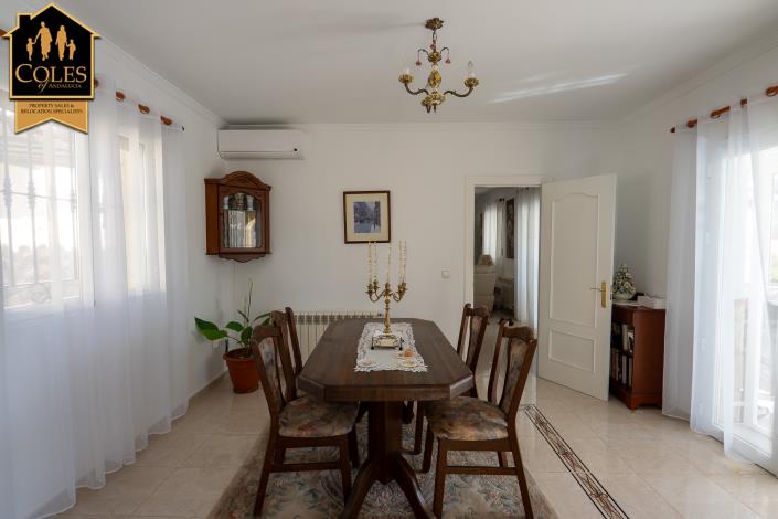 Image No.18-4 Bed Villa / Detached for sale