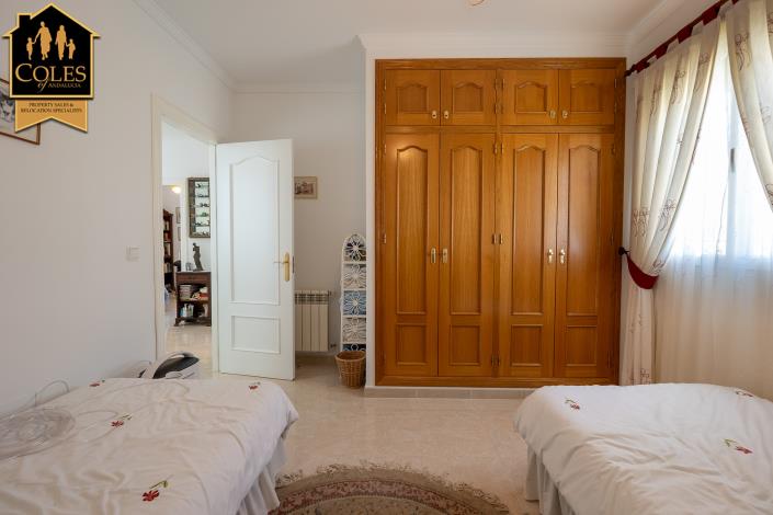 Image No.32-4 Bed Villa / Detached for sale