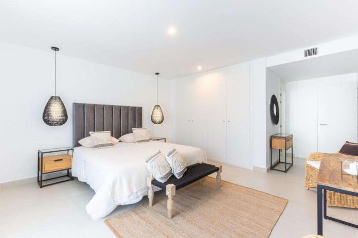 Image No.11-3 Bed Apartment for sale