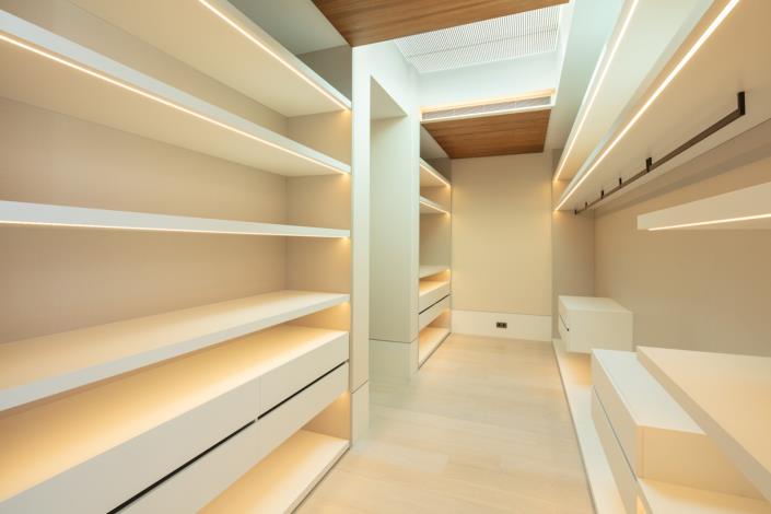 Image No.19-12 Bed Villa / Detached for sale