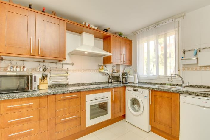 Image No.8-3 Bed Townhouse for sale