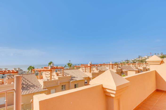 Image No.15-3 Bed Townhouse for sale