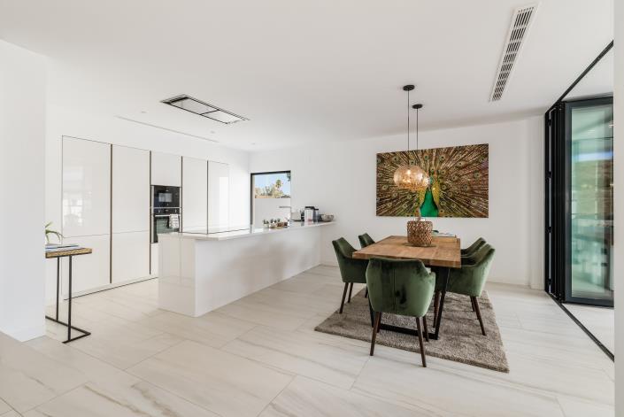 Image No.6-4 Bed Villa / Detached for sale