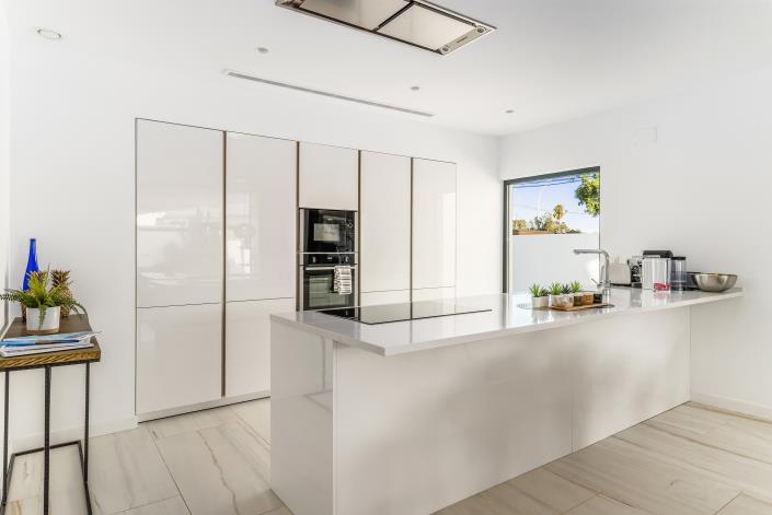 Image No.12-4 Bed Villa / Detached for sale