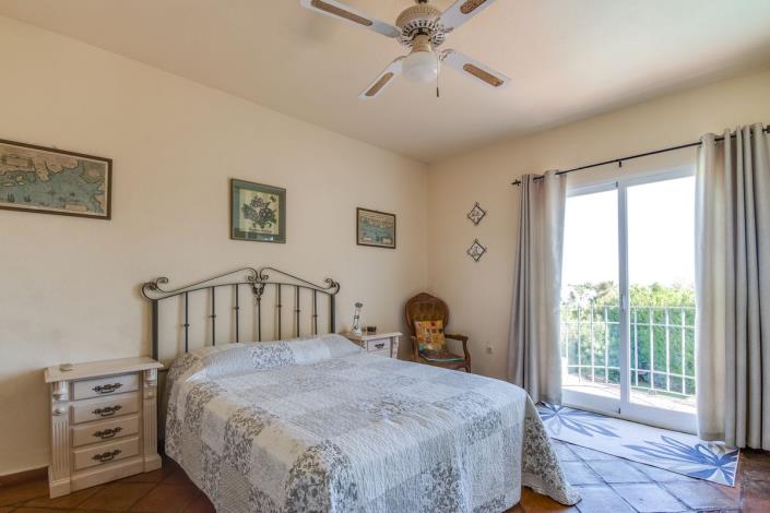 Image No.9-3 Bed Villa / Detached for sale