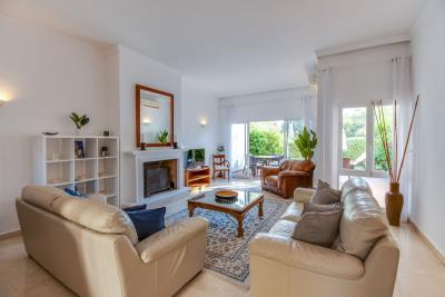 17-dd5fcd4f0eb487dfa3803f7e20814c0e