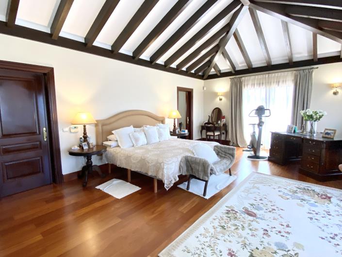 Image No.7-5 Bed Villa / Detached for sale