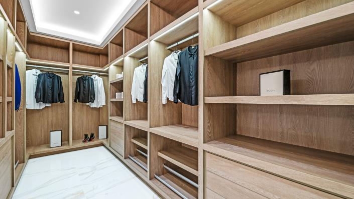 Image No.8-6 Bed Villa / Detached for sale